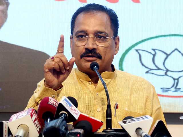 पानी की किल्लत पर बवाल के बीच बीजेपी की मांग, केजरीवाल सरकार के खिलाफ हो सख्त कार्रवाई